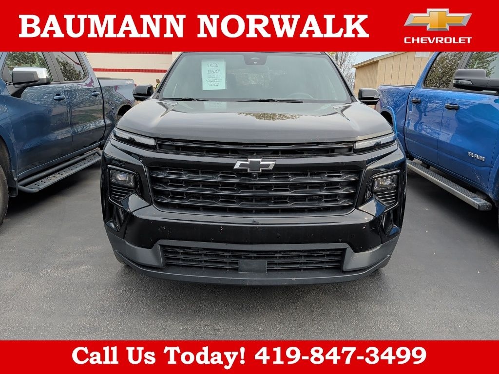 Used 2025 Chevrolet Traverse LT SUV