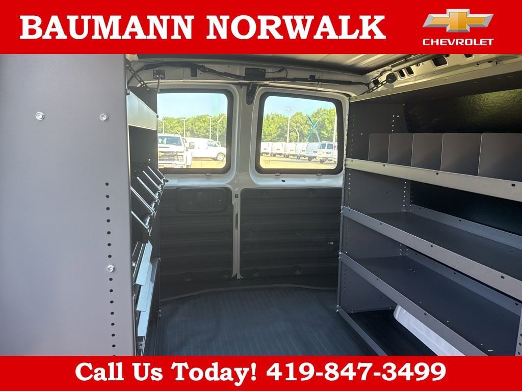 2025 Chevrolet Express Cargo Work Van - Photo 31
