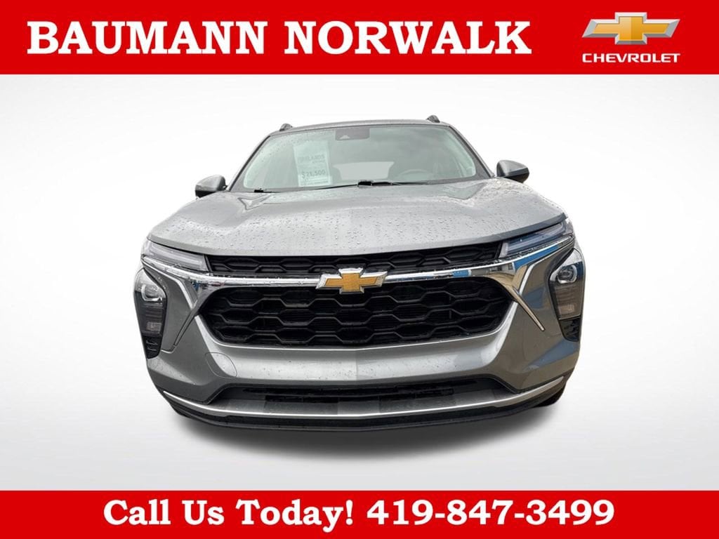 Used 2025 Chevrolet Trax LT SUV