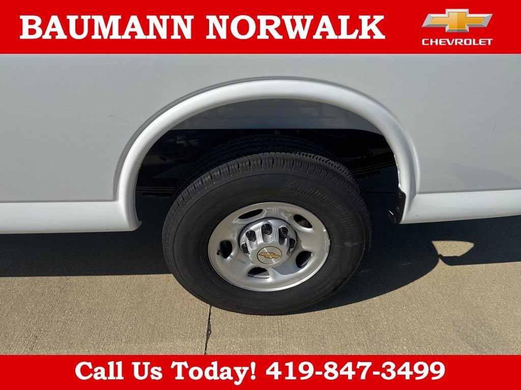2025 Chevrolet Express Cargo Work Van - Photo 39