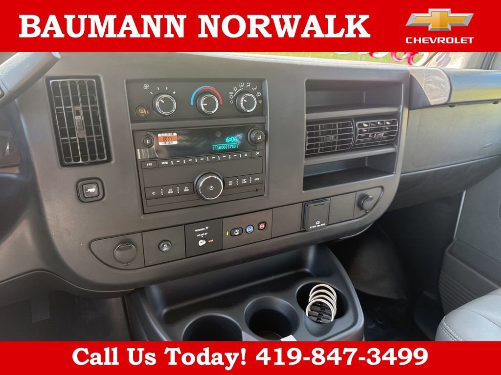 2025 Chevrolet Express Cargo Work Van - Photo 21