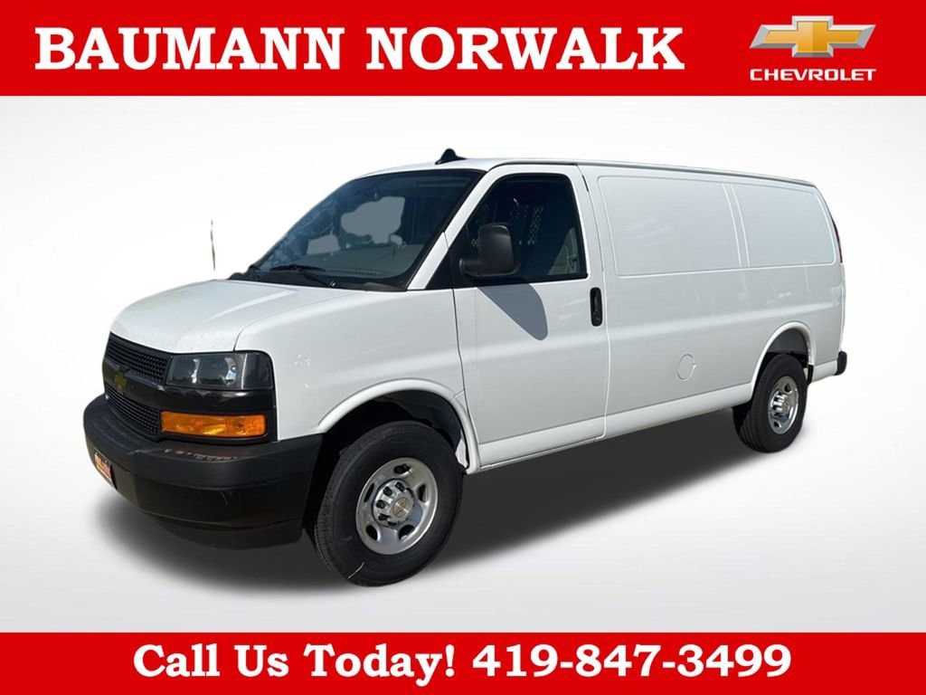 2025 Chevrolet Express 2500 Work Van HD's photo