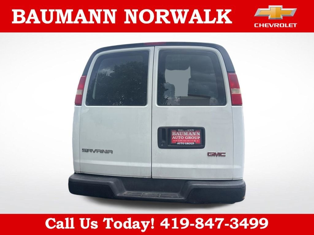2007 GMC Savana 2500 Work Van (HD)'s photo
