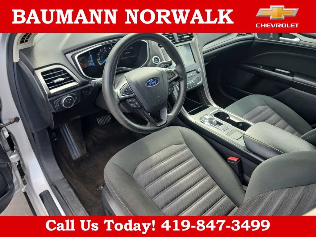 Used 2017 Ford Fusion SE