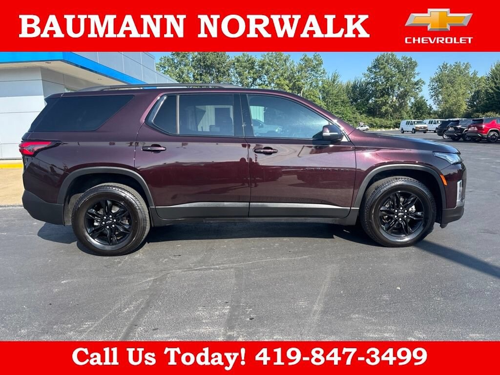 Used 2023 Chevrolet Traverse LT Cloth SUV