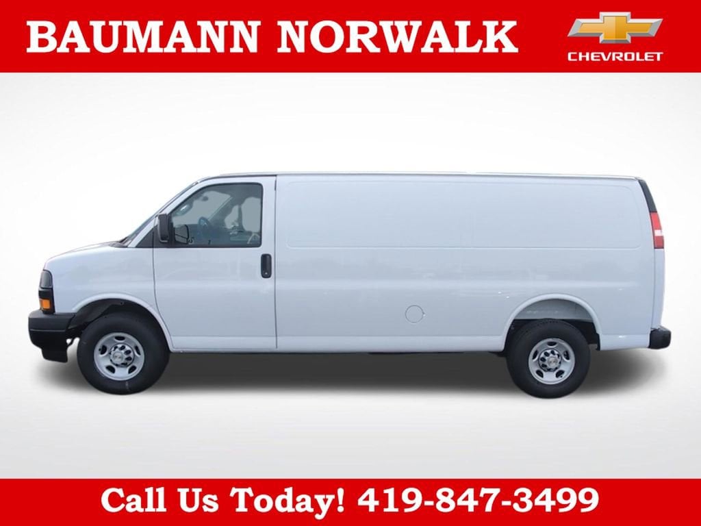 2026 Chevrolet Express 2500 Extended Work Van HD's photo