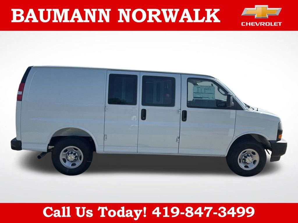 2025 Chevrolet Express Cargo Work Van - Photo 9