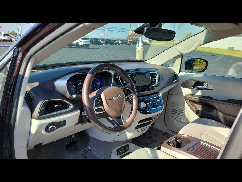 2018 Chrysler Pacifica Touring Plus photo 3