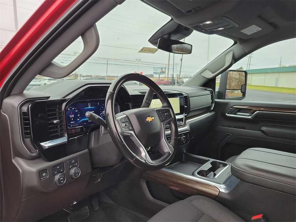 2024 Chevrolet Silverado 2500HD LT photo 3