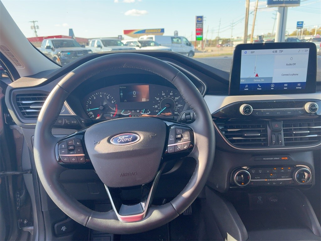 2022 Ford Escape SEL photo 3