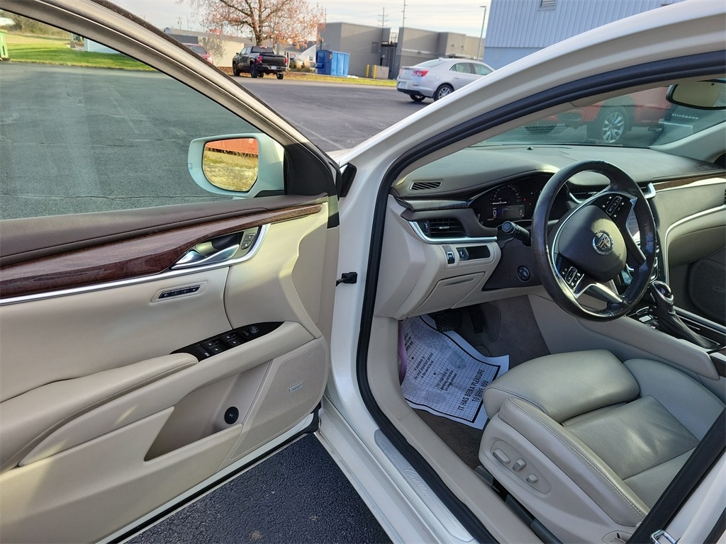 Used 2013 Cadillac XTS Luxury Collection with VIN 2G61P5S35D9218907 for sale in Genoa, OH