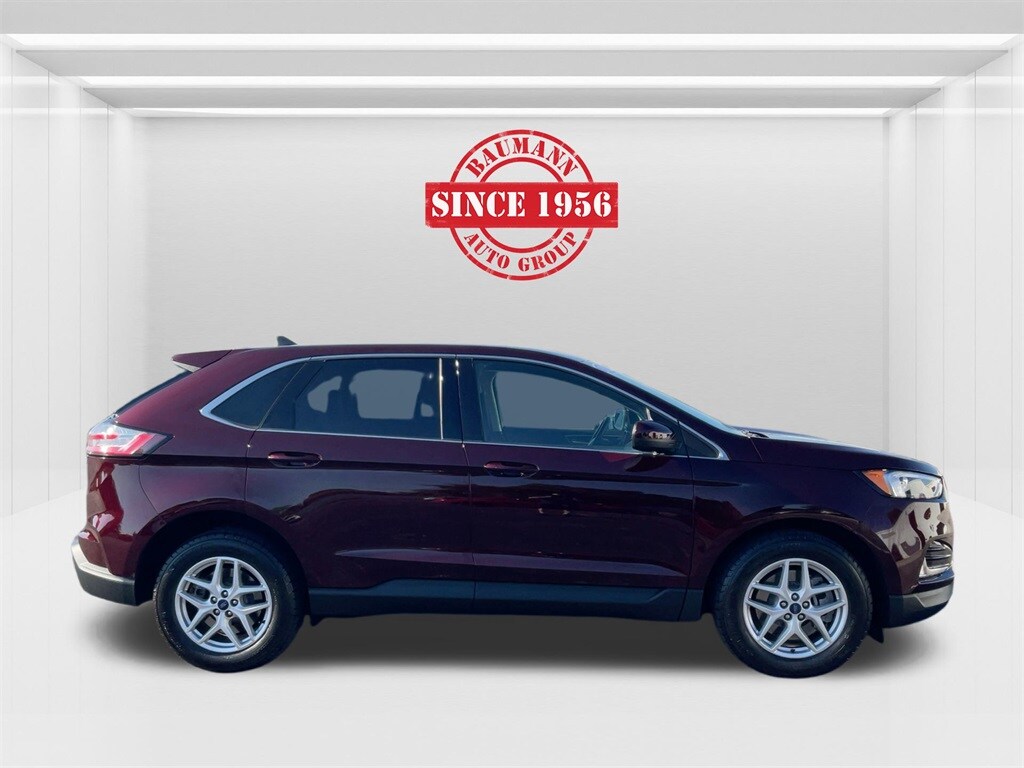 2022 Ford Edge SEL photo 3
