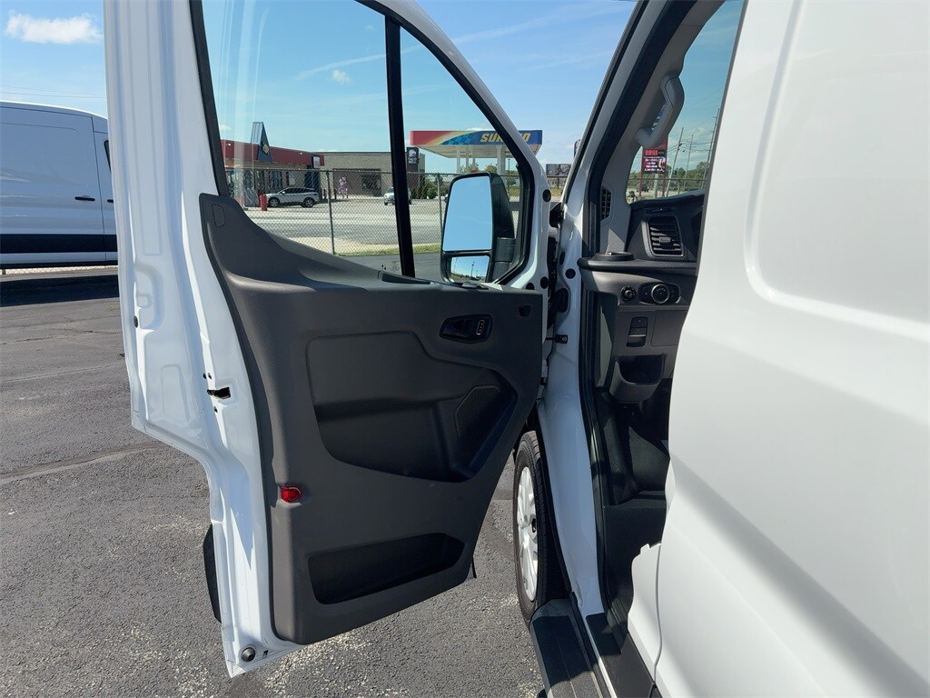 2023 Ford Transit photo 2