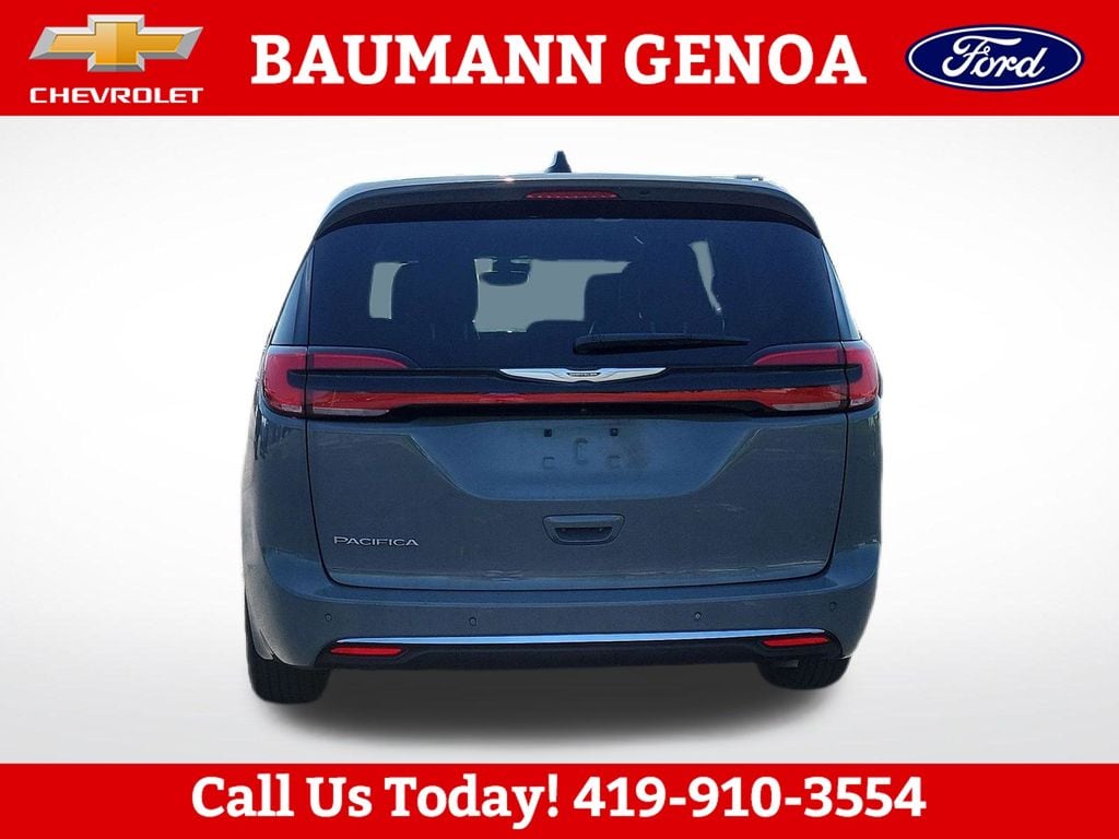 Used 2025 Chrysler Pacifica Select Minivan/Van