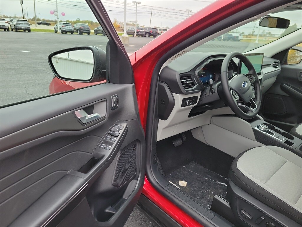 2026 Ford Escape Active photo 2