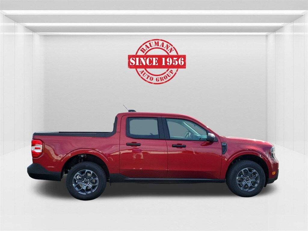 2025 Ford Maverick XLT photo 2