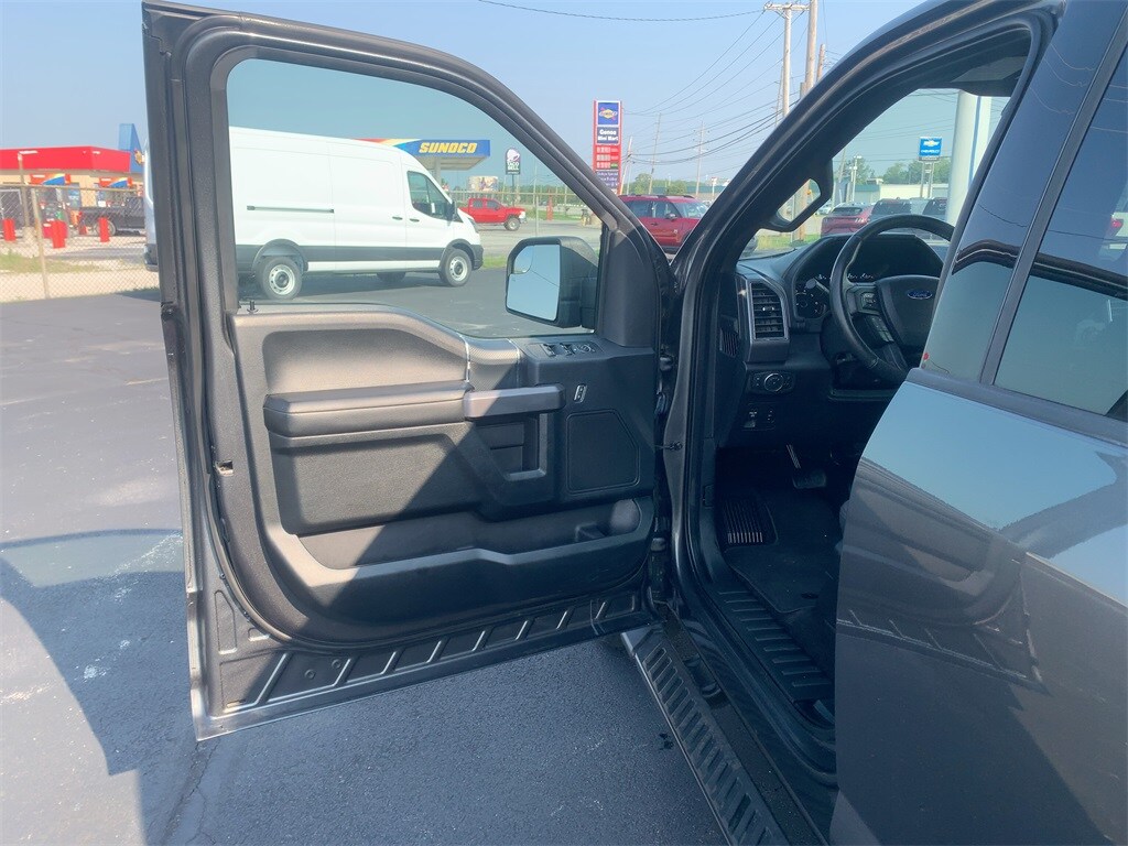 2019 Ford F-150 XLT photo 2