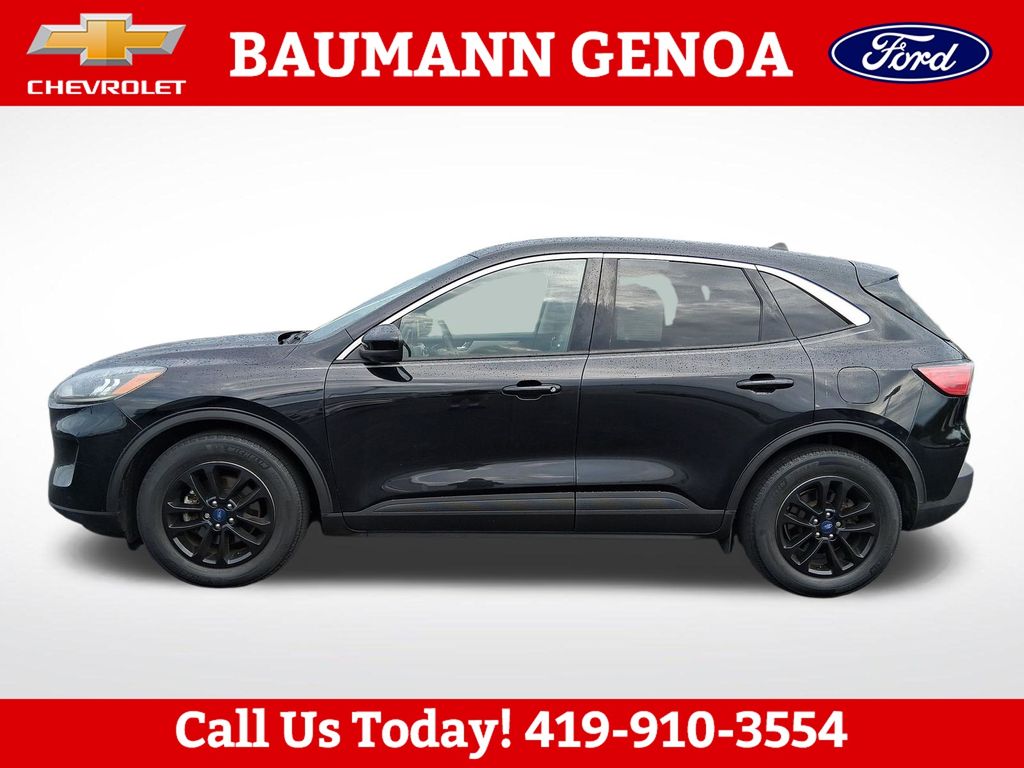 Used 2020 Ford Escape SE with VIN 1FMCU0G62LUB40619 for sale in Genoa, OH