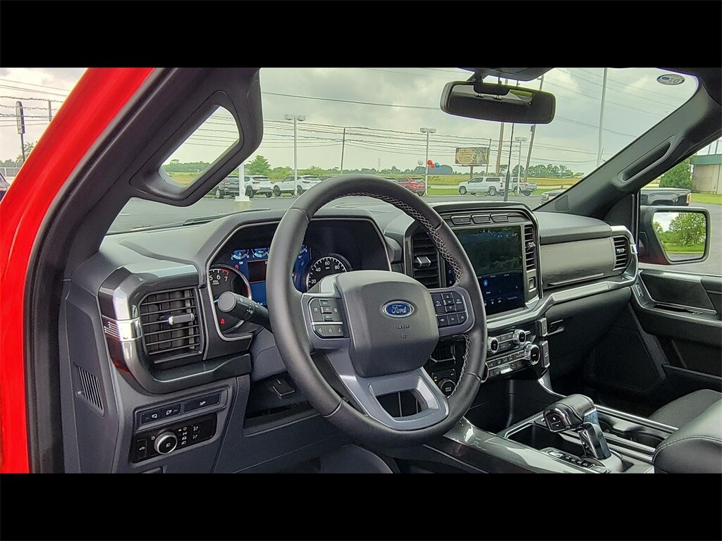 2023 Ford F-150 XLT photo 2