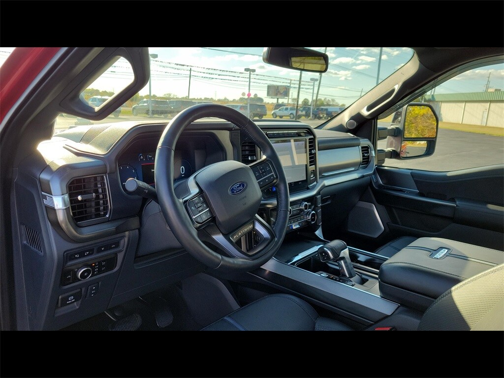 2024 Ford F-150 Platinum photo 2