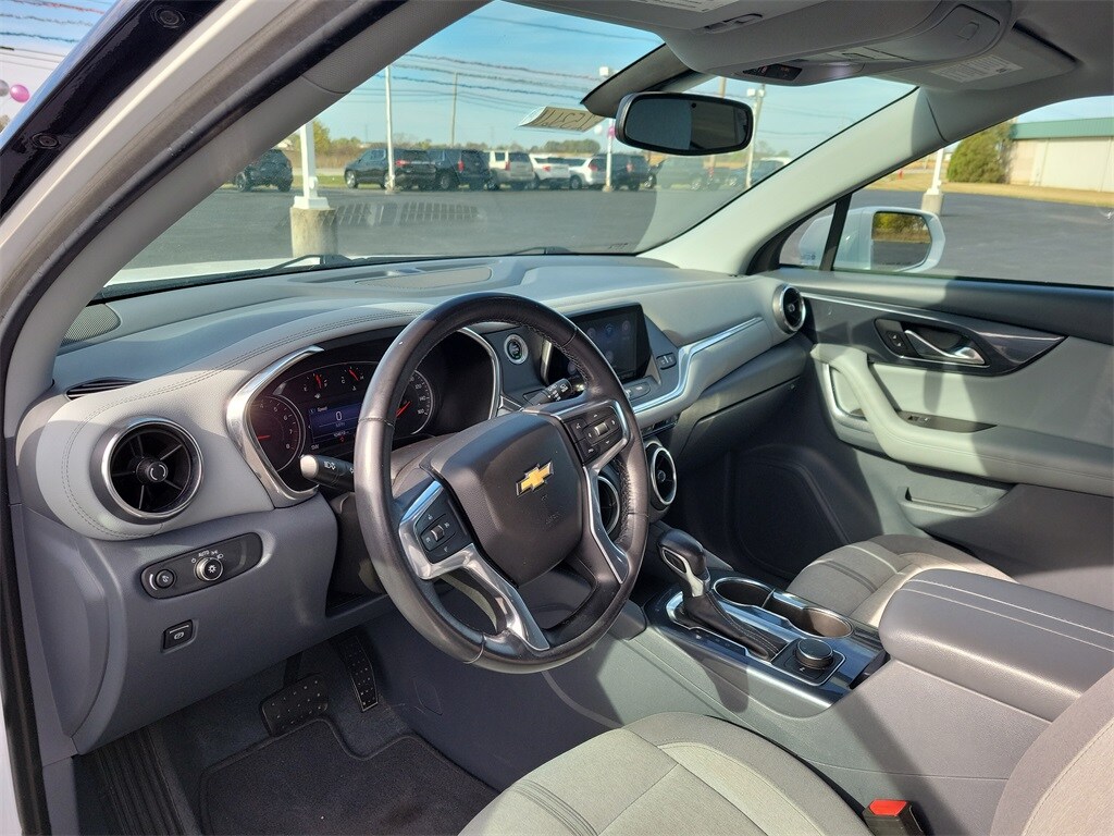 2019 Chevrolet Blazer Base photo 2
