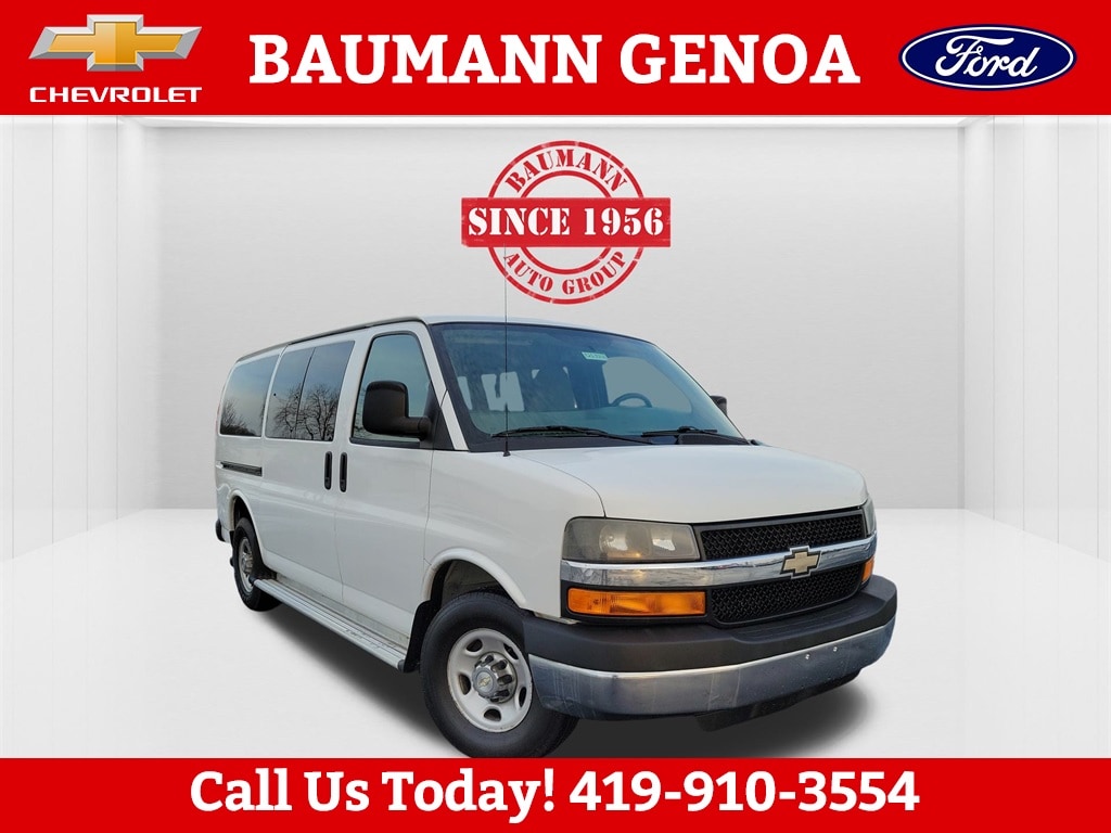 2014 Chevrolet Express Passenger LS's photo