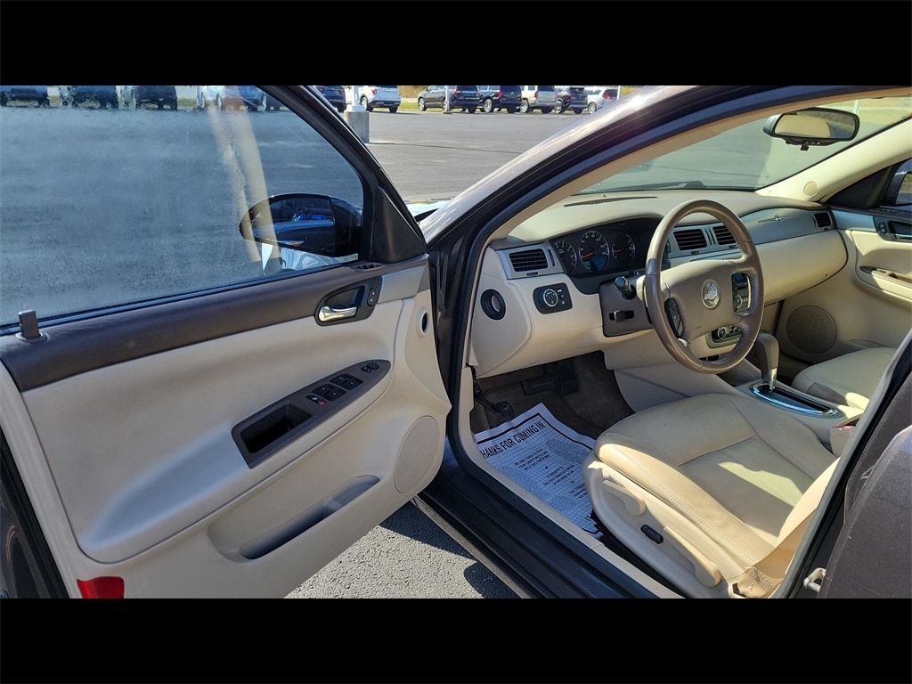 Used 2008 Chevrolet Impala LT with VIN 2G1WT58K481328440 for sale in Genoa, OH