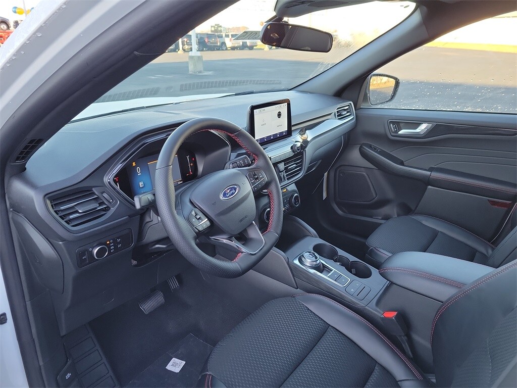 2026 Ford Escape ST-Line photo 3