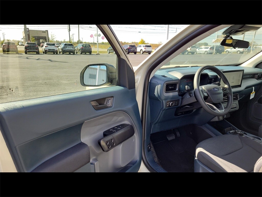 2025 Ford Maverick XL photo 2