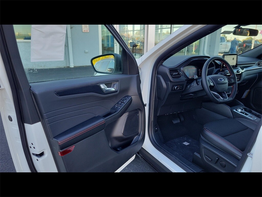 New 2025 Ford Escape ST-Line SUV