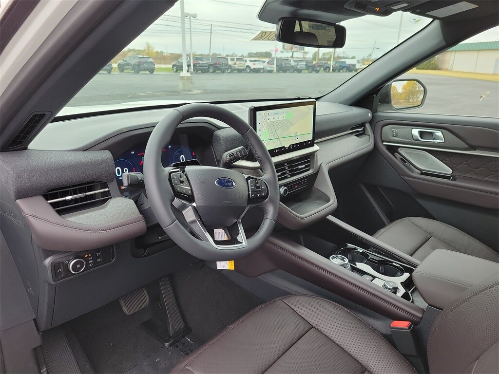 2026 Ford Explorer Platinum photo 2
