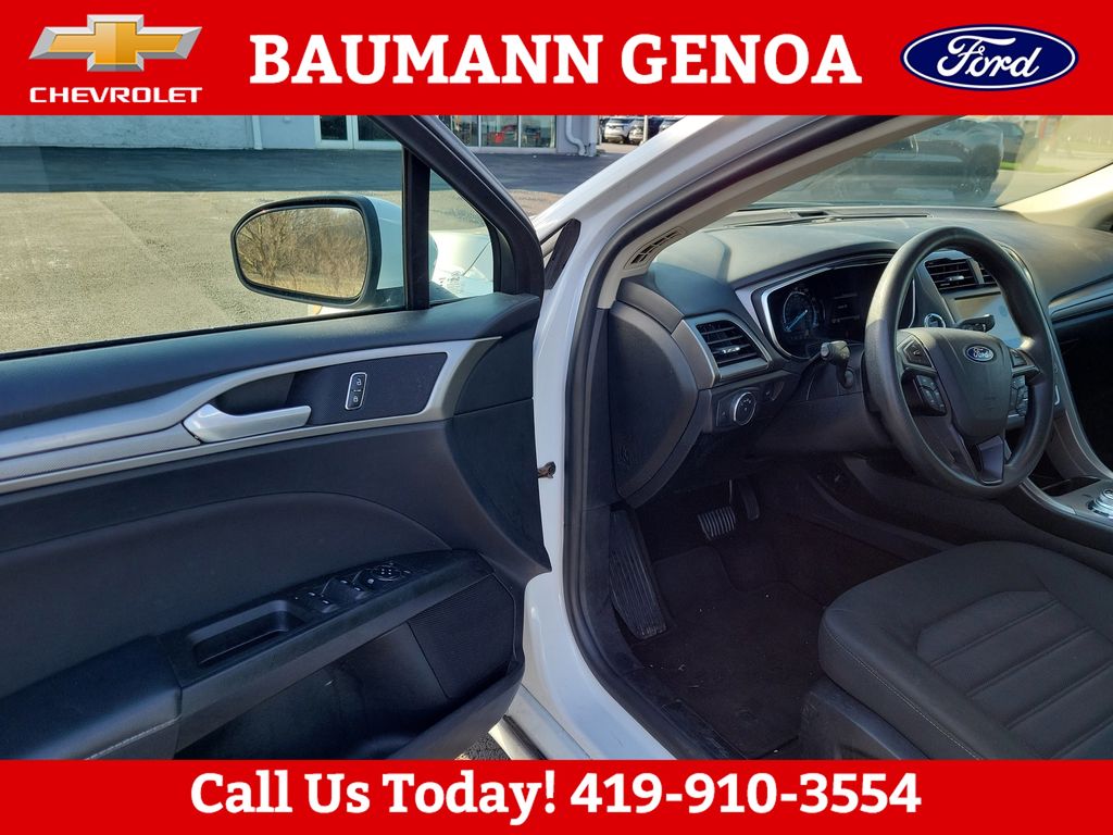 Used 2020 Ford Fusion SE with VIN 3FA6P0HDXLR135929 for sale in Genoa, OH