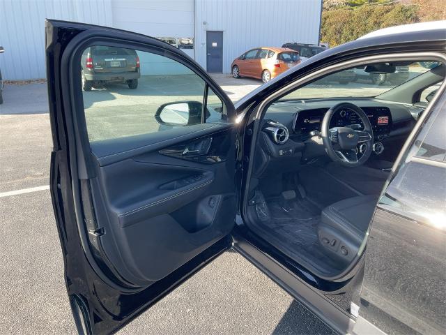 Used 2025 Chevrolet Blazer EV LT with VIN 3GNKDGRJ4SS108075 for sale in Oregon, OH