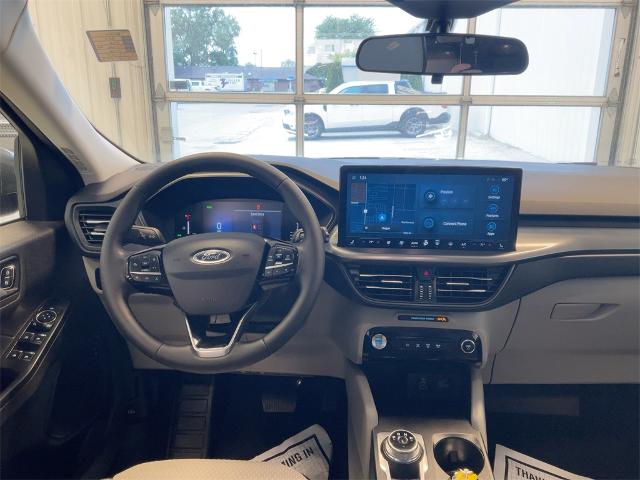 2024 Ford Escape photo 3