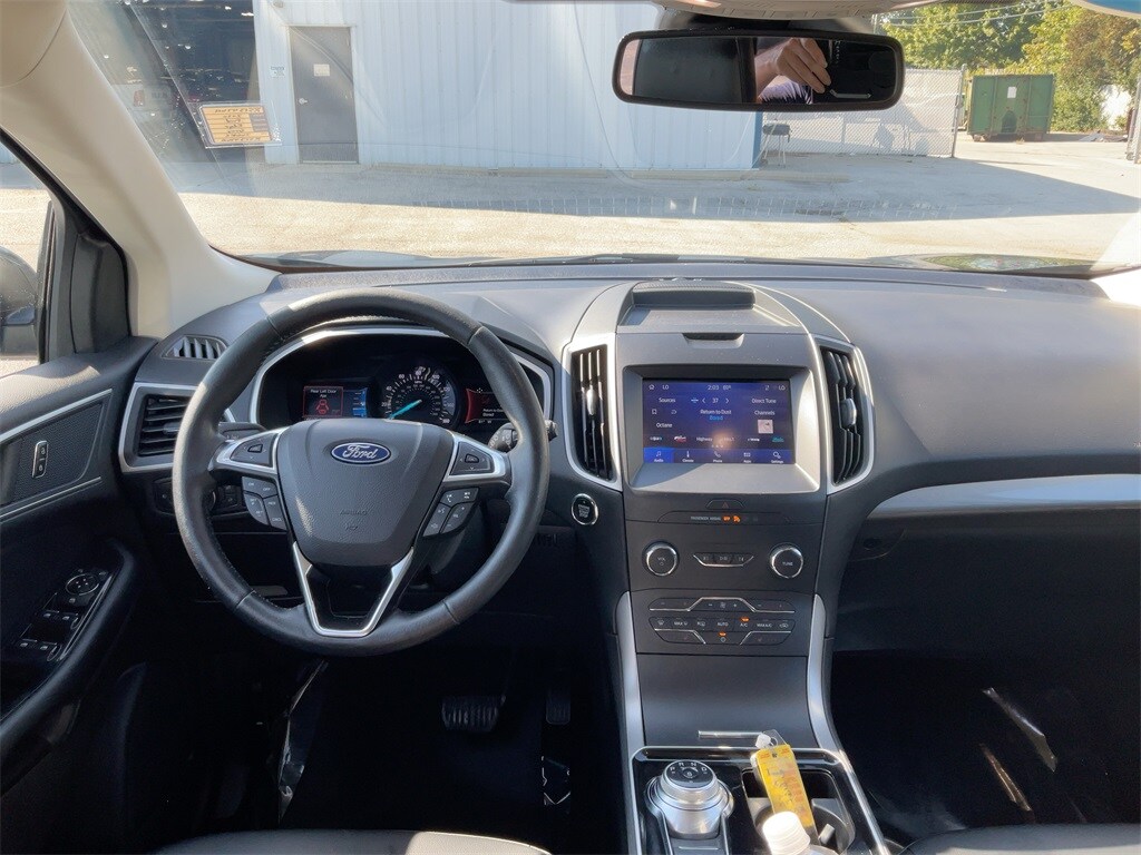 2020 Ford Edge SEL photo 3