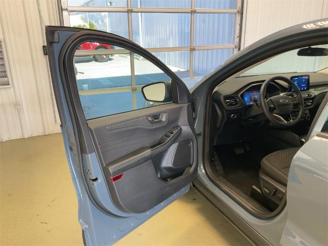 2023 Ford Escape Active photo 2