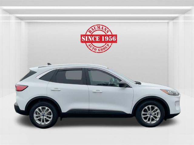 2022 Ford Escape SE Hybrid photo 3