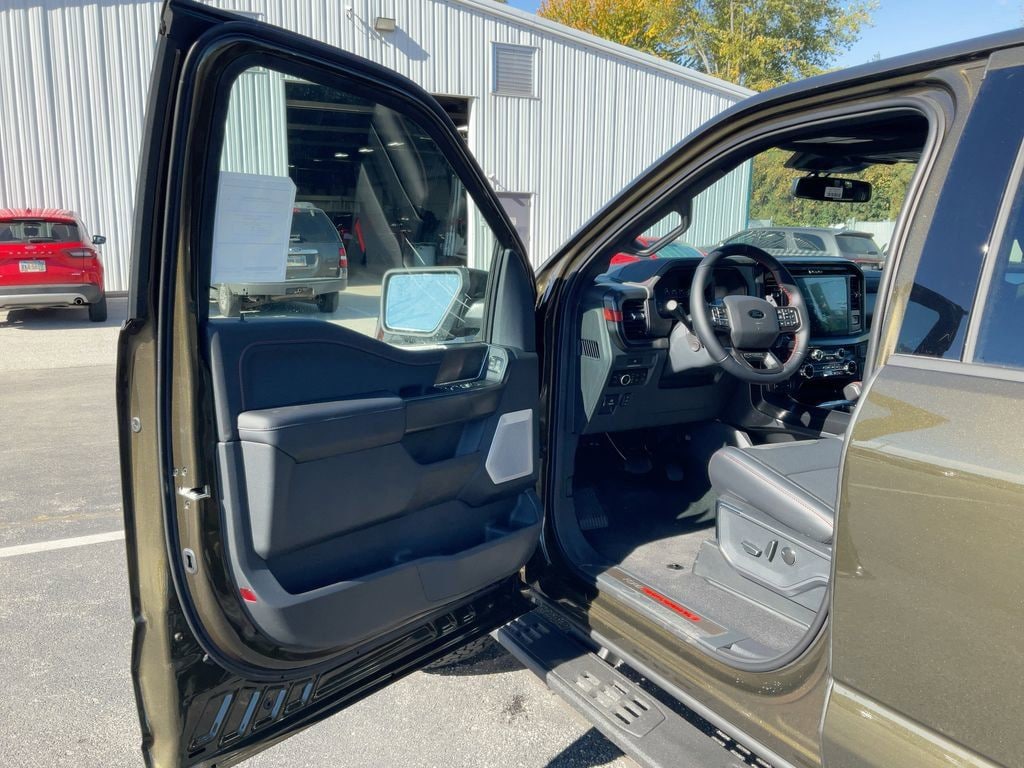 New 2025 Ford F-150 Raptor Truck SuperCrew Cab