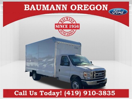 2025 Ford E-450 Cutaway Base Truck