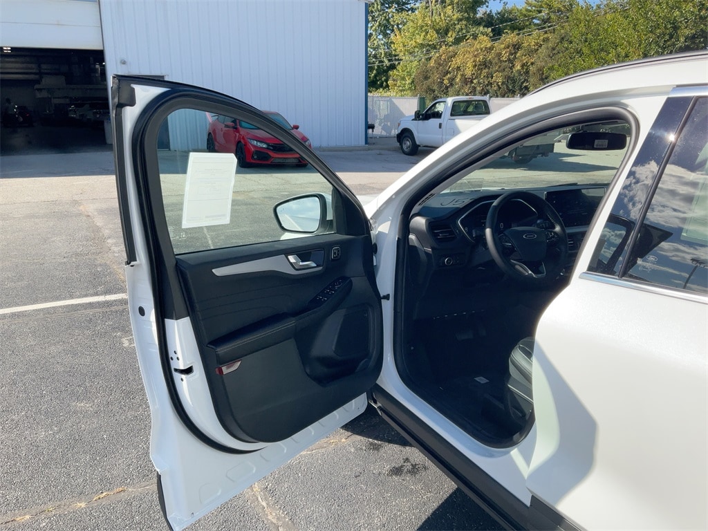 New 2026 Ford Escape Platinum SUV