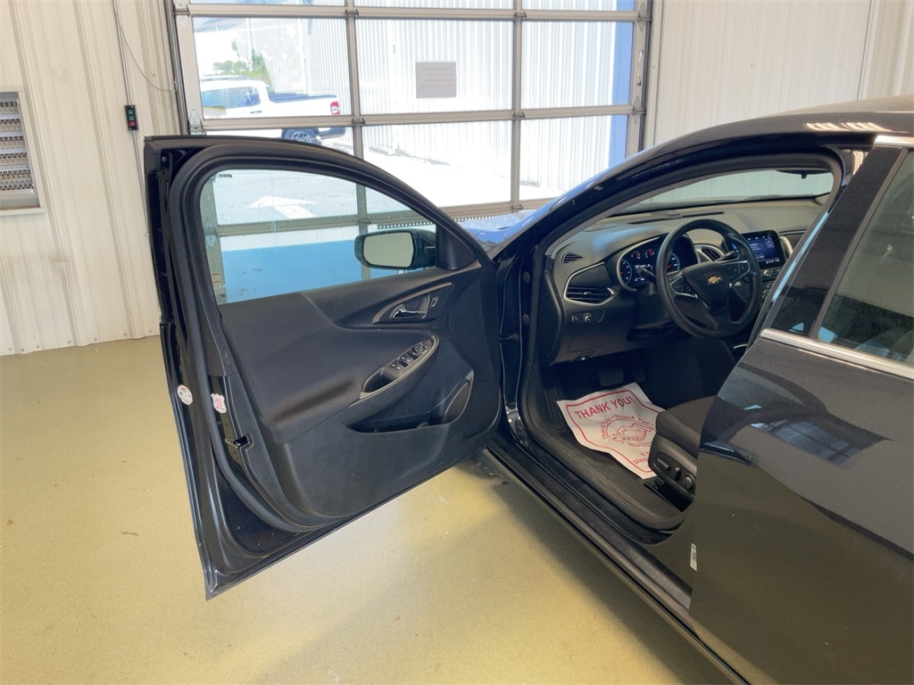 Used 2023 Chevrolet Malibu 1LT with VIN 1G1ZD5ST1PF215855 for sale in Oregon, OH