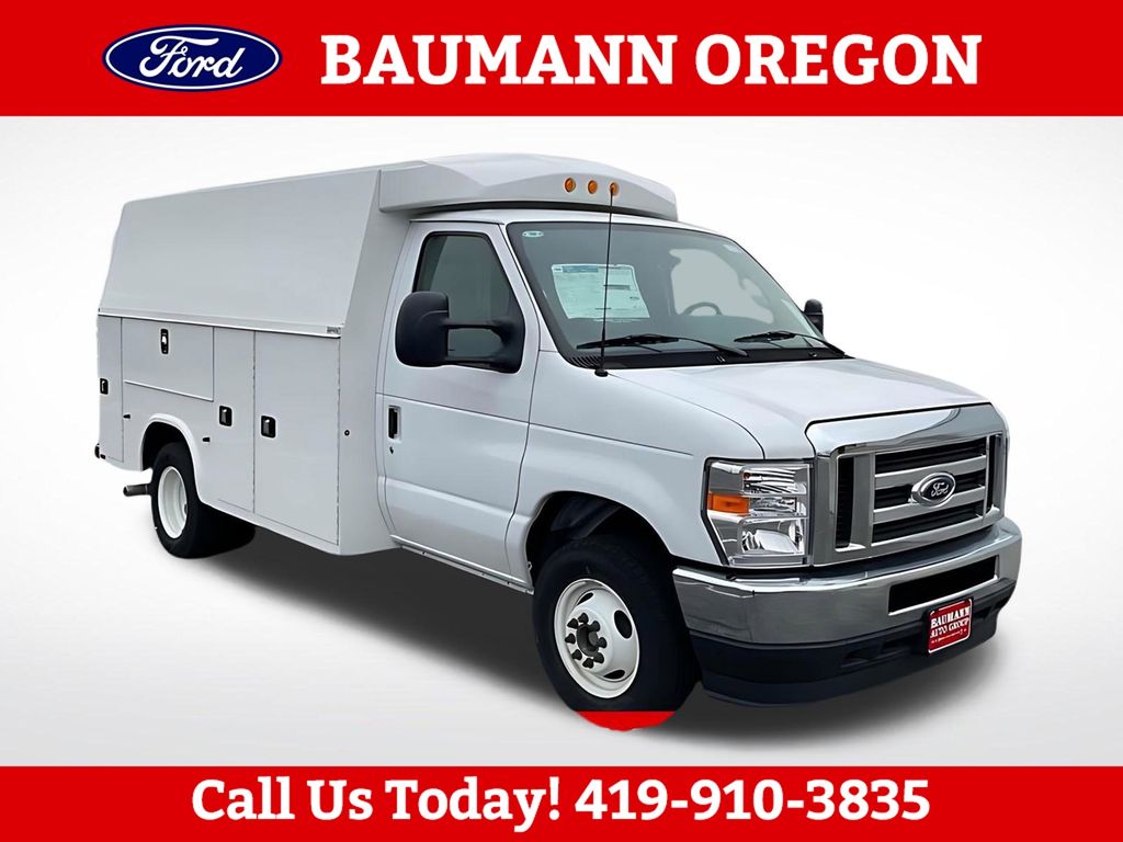 2025 Ford E-Series DRW E-350 Super Duty 138 in WB's photo