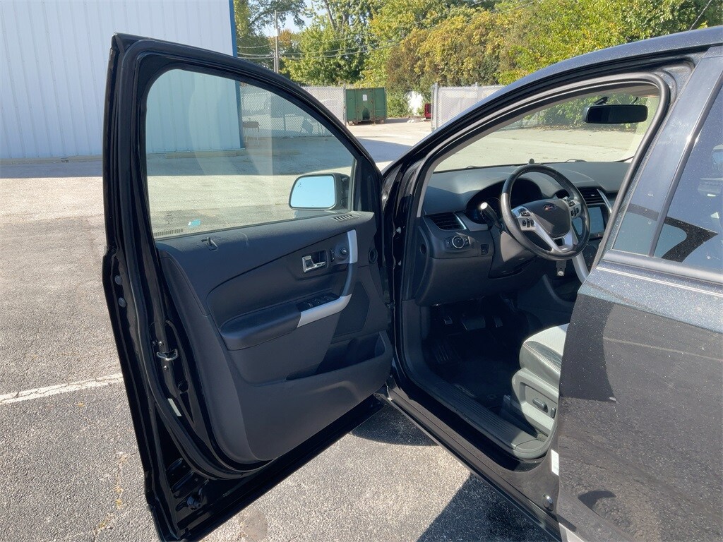 2014 Ford Edge SEL photo 2