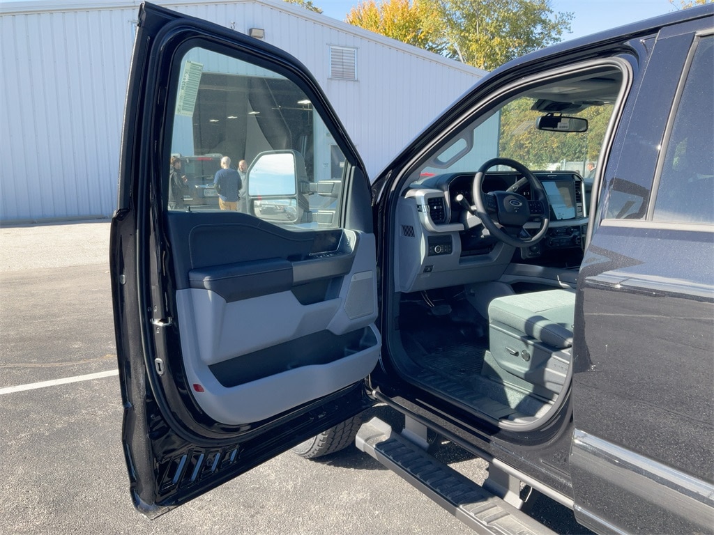 New 2026 Ford F-350 F-350 XLT Truck Crew Cab