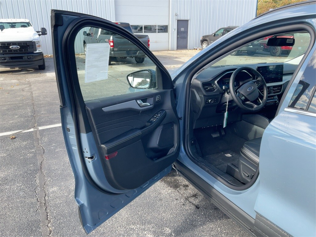 New 2026 Ford Escape PHEV SUV