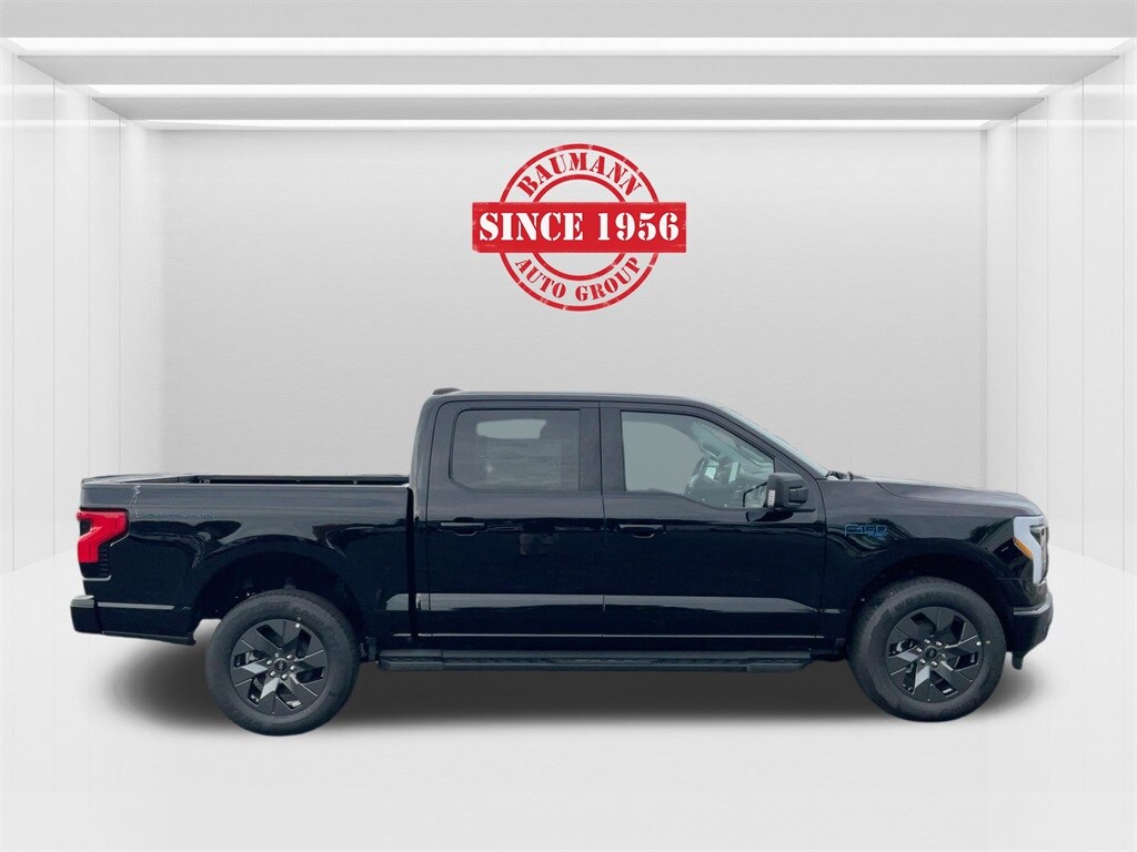 2025 Ford F-150 Lightning photo 4