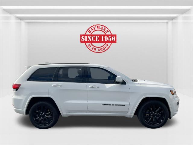 2021 Jeep Grand Cherokee Laredo X photo 3