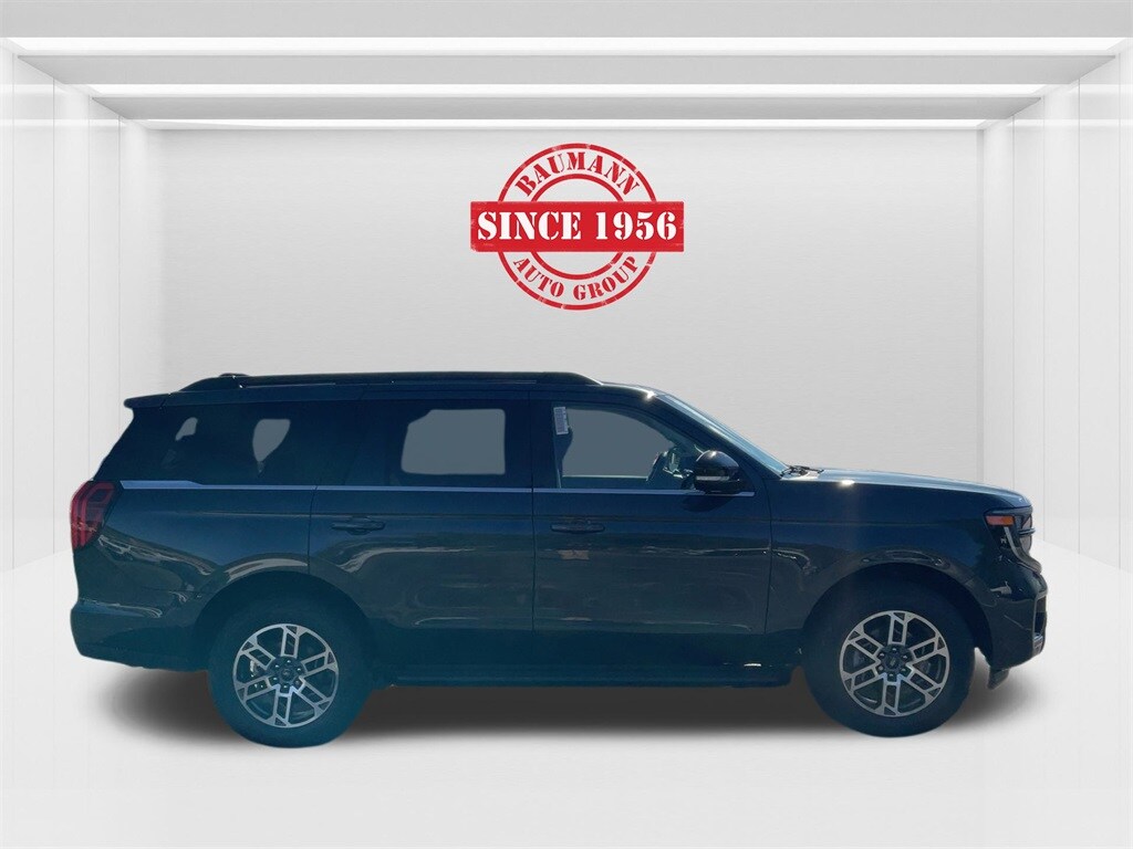 2025 Ford Expedition photo 4