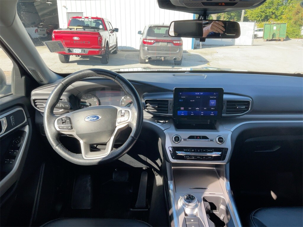 2022 Ford Explorer XLT photo 3
