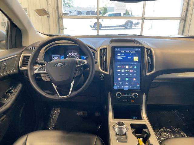 2024 Ford Edge SEL photo 3